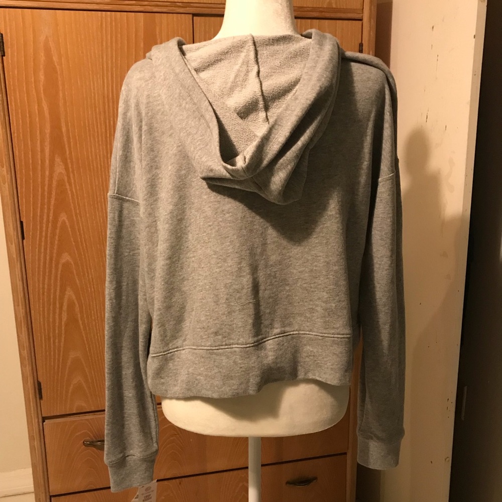 The lounge Life - NWT Jr Cropped Lace-Up Hoodie - Picture 5 of 6